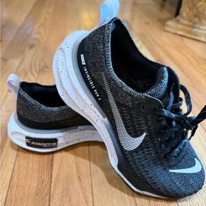 Nike invincible 3 Running Shoes